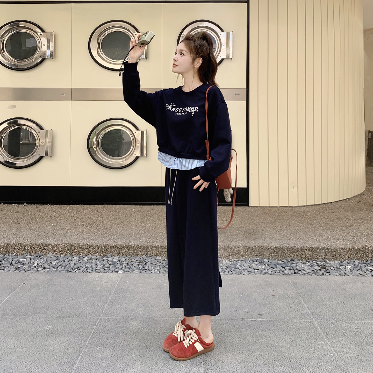 官网女装夏易菲实拍藏青色条纹拼接假两件卫衣半身裙套装2025秋款