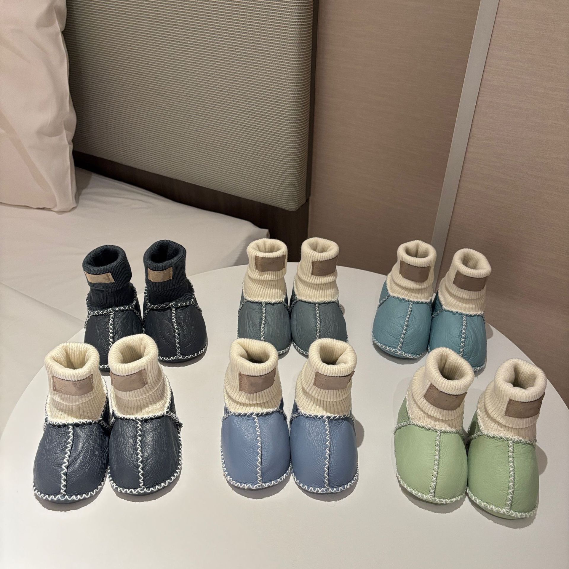 桑坡G羊皮U毛一体婴儿鞋袜保暖加绒秋冬季宝宝棉鞋软底不掉鞋套