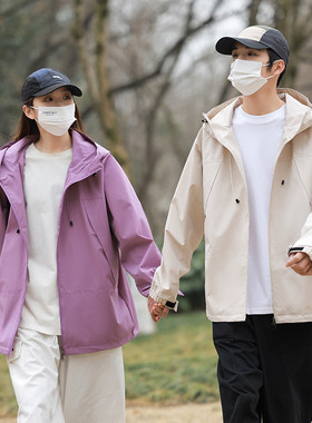 JEEP吉普情侣款外套男士春秋连帽户外冲锋户外上衣休闲风衣夹克女