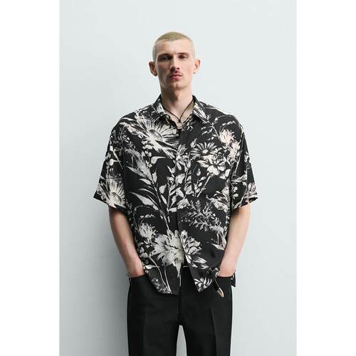 2026夏季新品 男装 翻领轻盈花朵印花宽松短袖衬衫 1113671 800