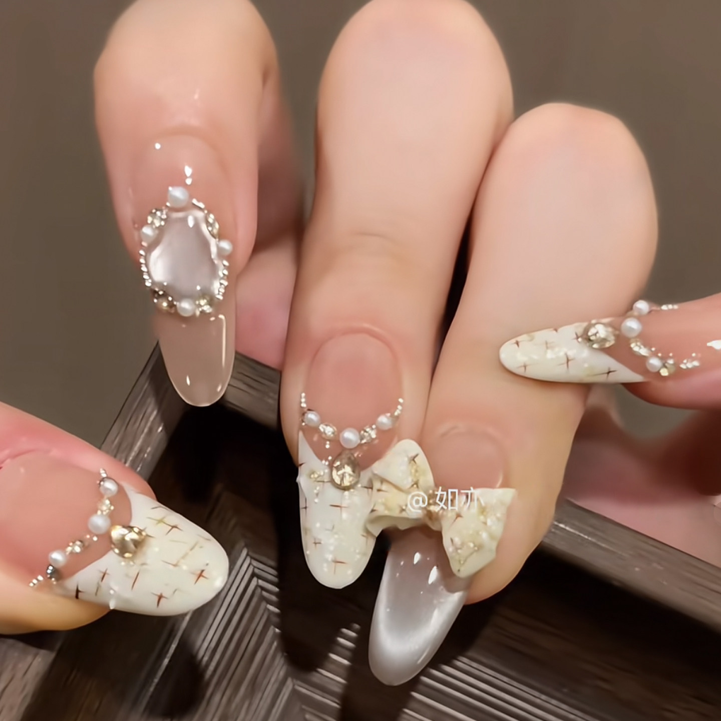 精致小香风新款纯手工穿戴美甲