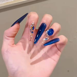 手工猫眼水钻长款尖甲穿戴美甲