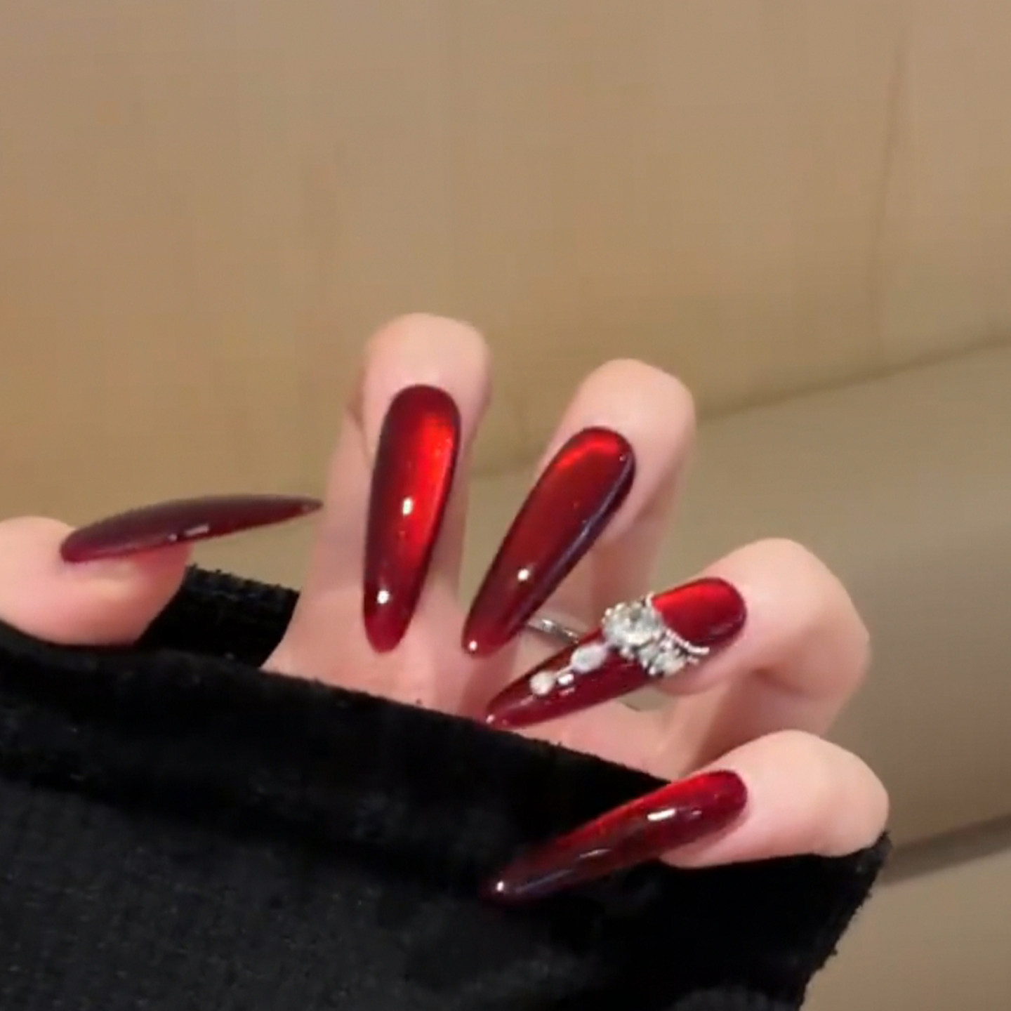 秋冬手工长款杏仁红色猫眼碎钻穿戴美甲可拆卸假指甲贴片成品婚甲