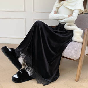 黑色丝绒半身裙女秋冬气质高端蕾丝边高腰显瘦a字裙长裙2025新款