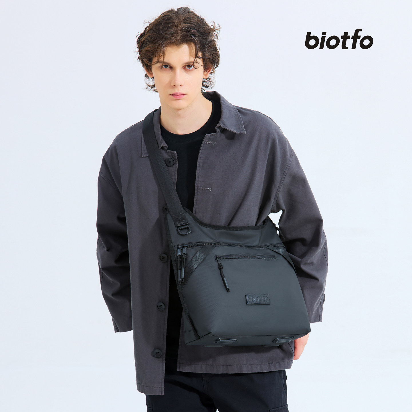 BIOTFO 2025男士机能单肩包大容量都市休闲邮差包 上班通勤斜挎包