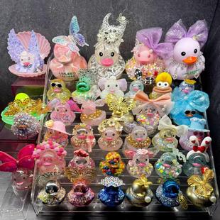 萌粒kt猫收纳盒邻里鸭子展示架收纳盒迷你公仔防尘桌面玩偶收纳盒