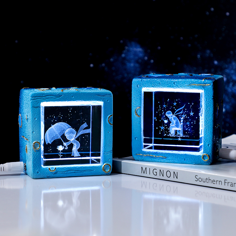 发光水晶星海方体小夜灯摆件卧室书房工位桌面装饰品送人生日礼物
