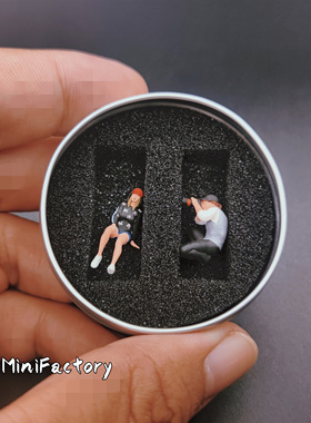WT Minifactory 1/64人偶  跪姿拍照男&坐姿女 预定，1男1女，不