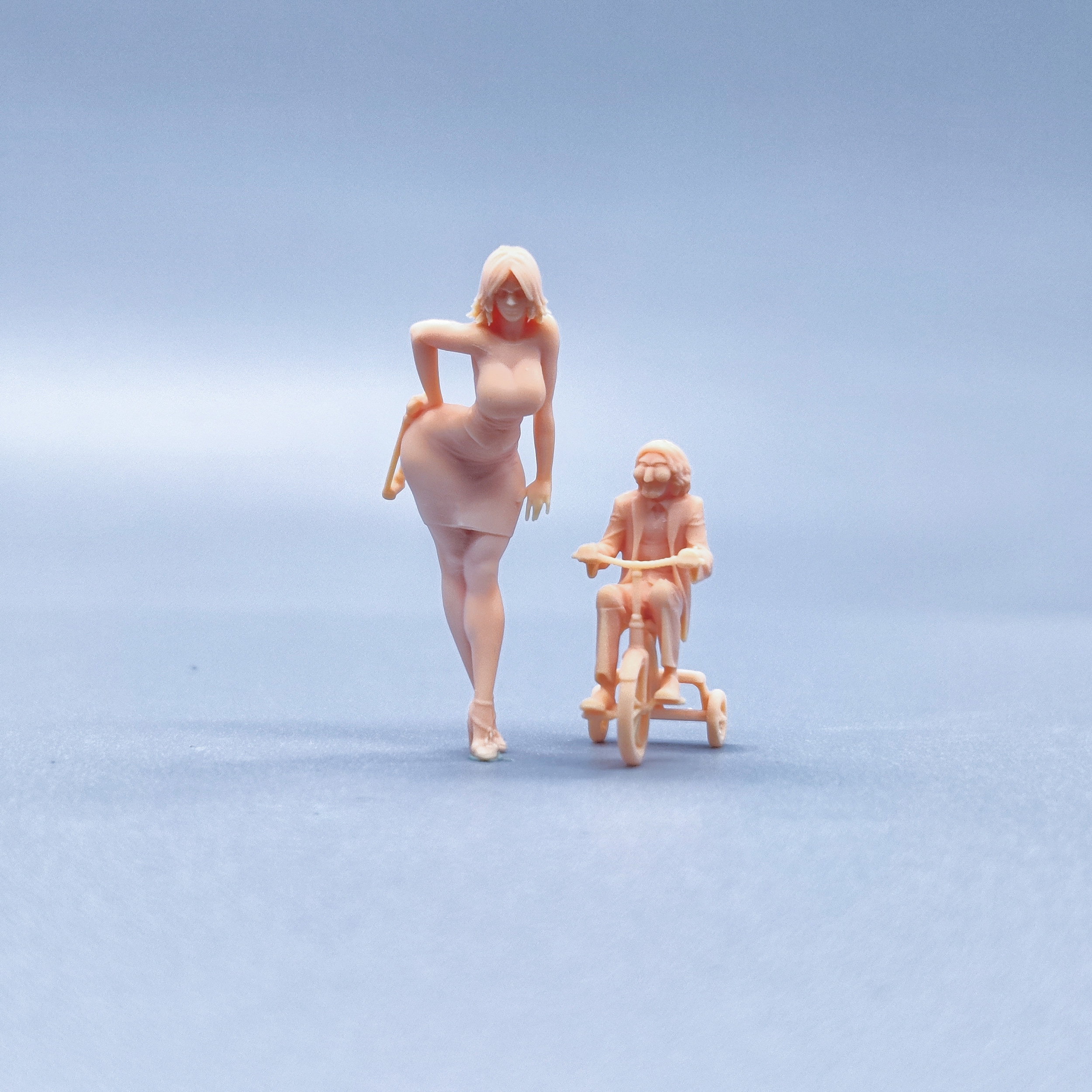 【嗯哼模型】1:64人偶1:43微缩白模 电锯惊魂 女孩 W010 W011