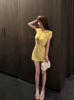 气血感黄色polo领连衣裙女夏短袖翻领减龄包臀裙简约显瘦夏季穿搭