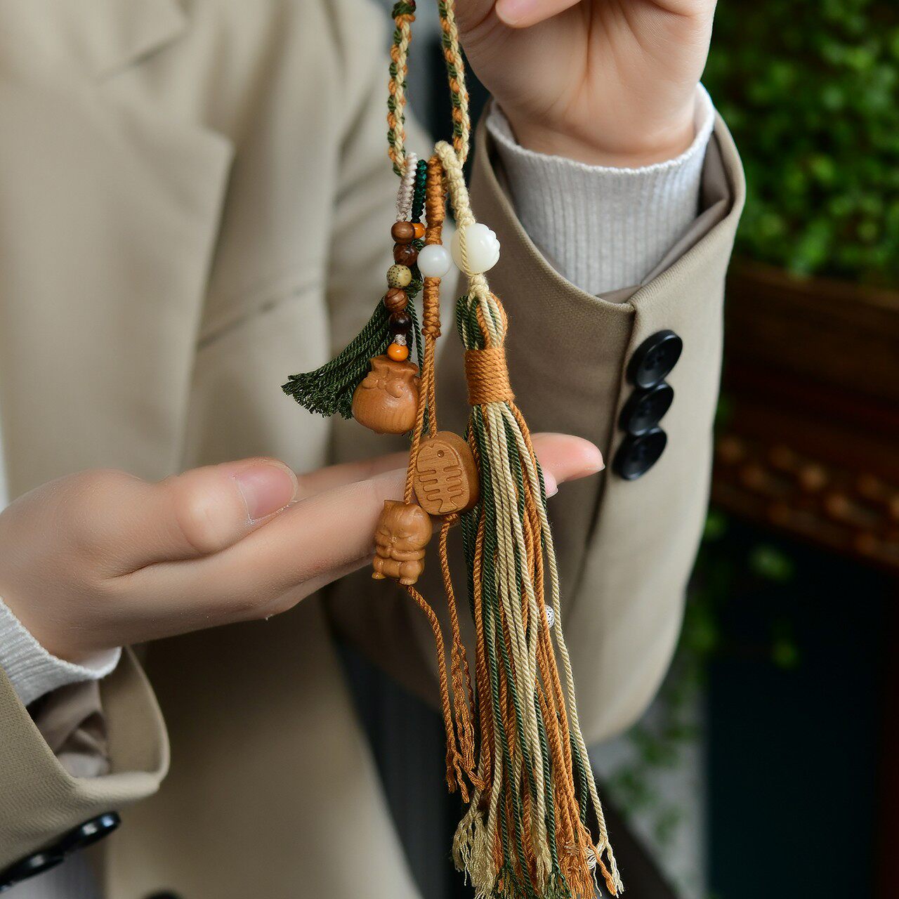 原创檀木招财猫钱袋子鱼骨头搭配藏式大流苏挂件包挂车挂钥匙扣