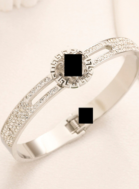 手镯钛钢头像D镶钻开口可调节手环Y镂空F五角星绿色首饰品ZG1461