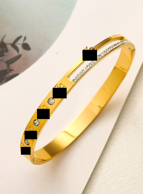 手镯钛钢镶钻T手环M珍珠V字母红色黑色滴胶H首饰品生日礼物ZG2976