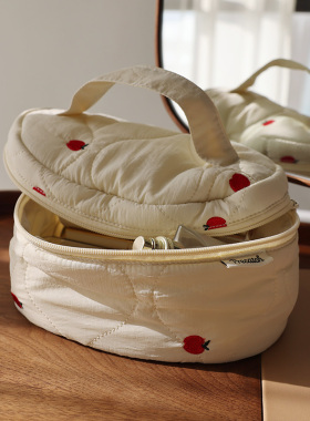 手提立体化妆包水果花朵刺绣拉链包大容量柔软女生便携收纳手包