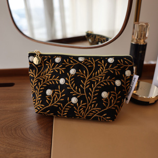 刺绣花藤法式化妆包黑色深色耐脏护肤品日常旅行小号拉链收纳袋女