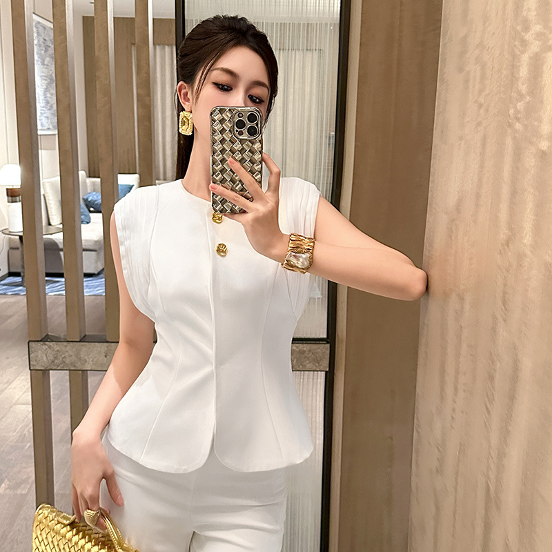 2025夏季新款女装御姐风气质无袖修身上衣显瘦白色别致小衫