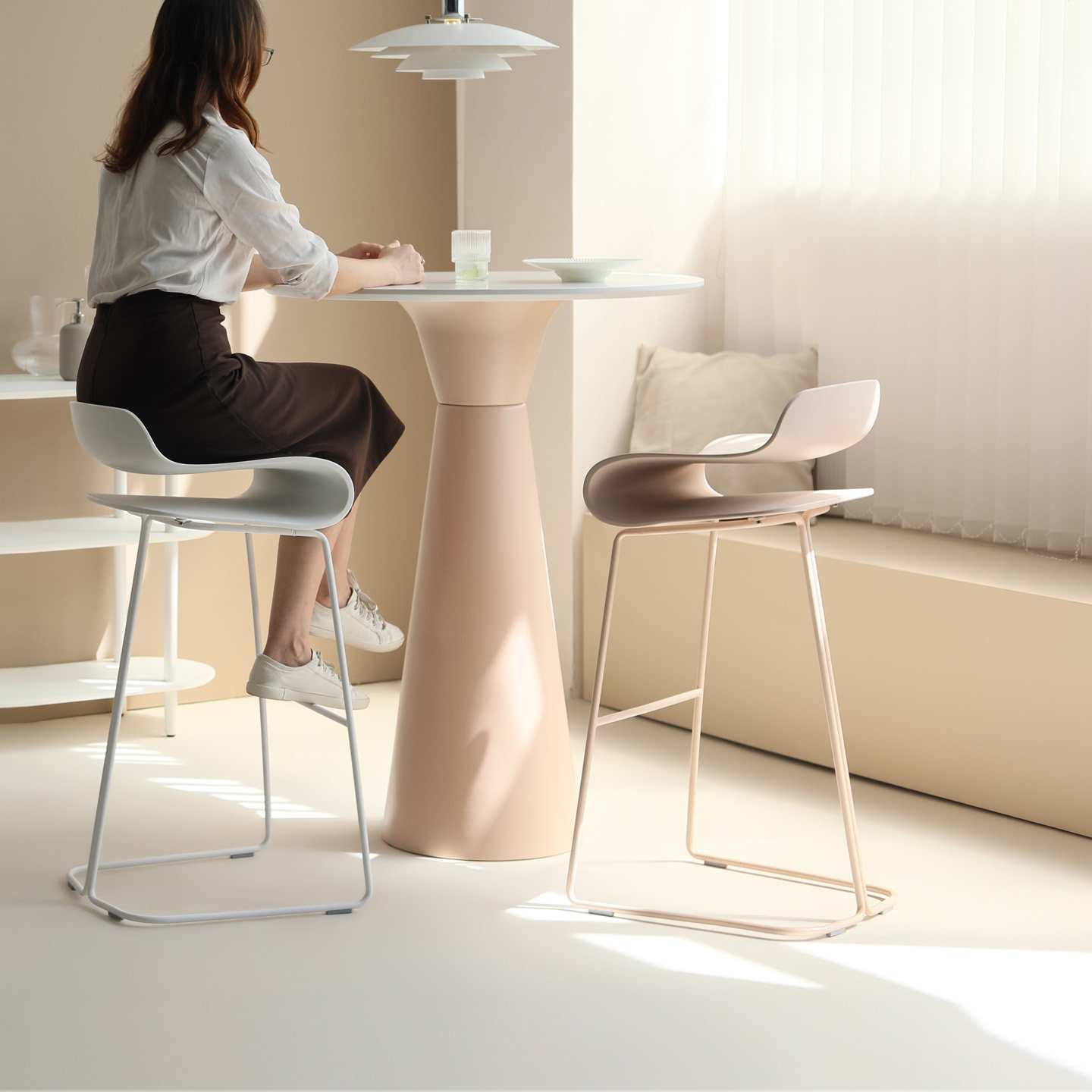 Scylla北欧极简奶油风高脚圆桌