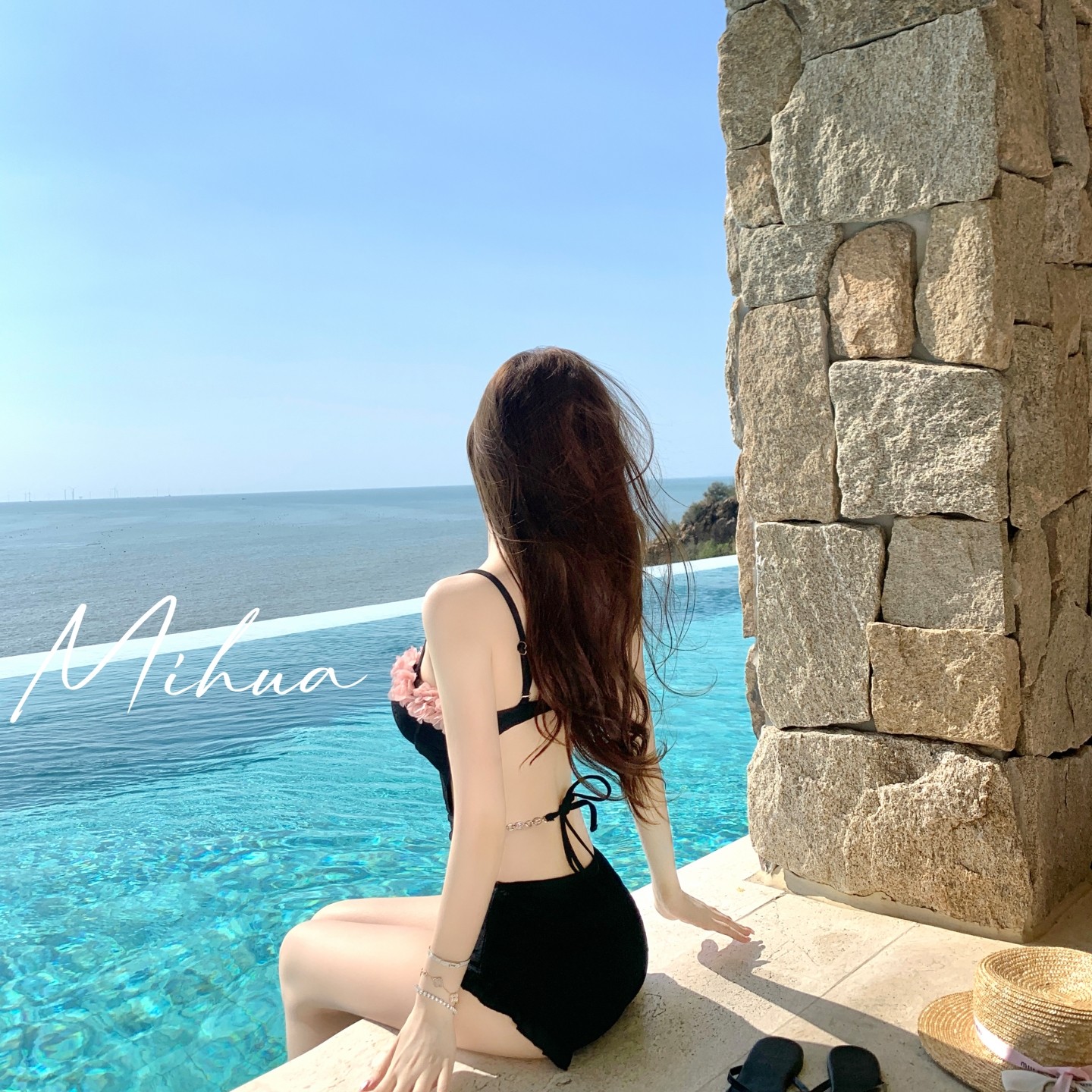 游泳衣女泡温泉2026新款性感大小胸钢托聚拢连体修身显瘦遮肚度假