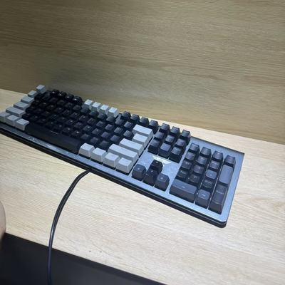 新贵GM391 104键机械键盘 RGB灯光 双色键帽 金属面板