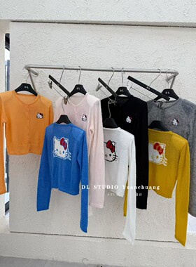 高端女装2026年春季新款极简圆领纽扣针织衫短款毛衣开衫B1120