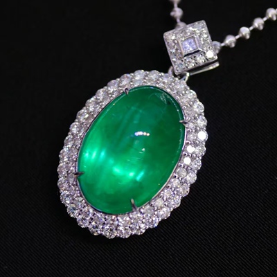 18K金钻石镶嵌 经典素面祖母绿吊坠 主石7.68克拉 经典耐看不过时