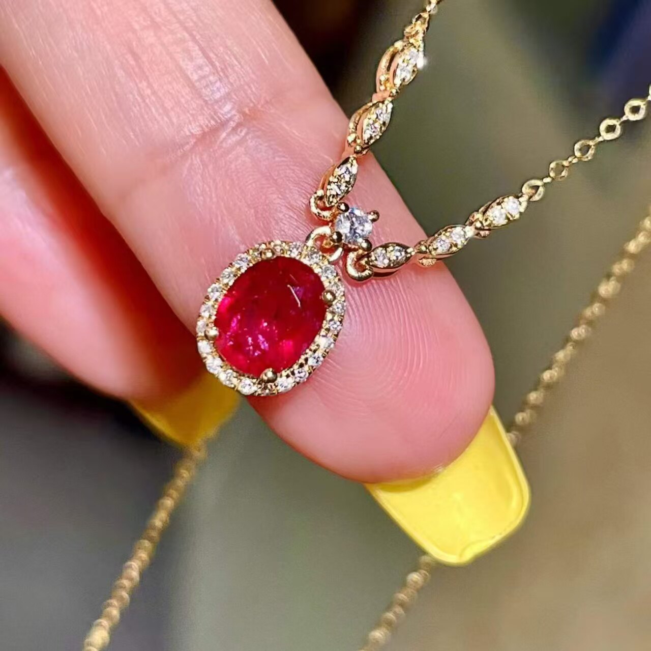 18K金钻石镶嵌 高品质红宝石项链 主石0.76克拉 颜色浓郁晶体透亮