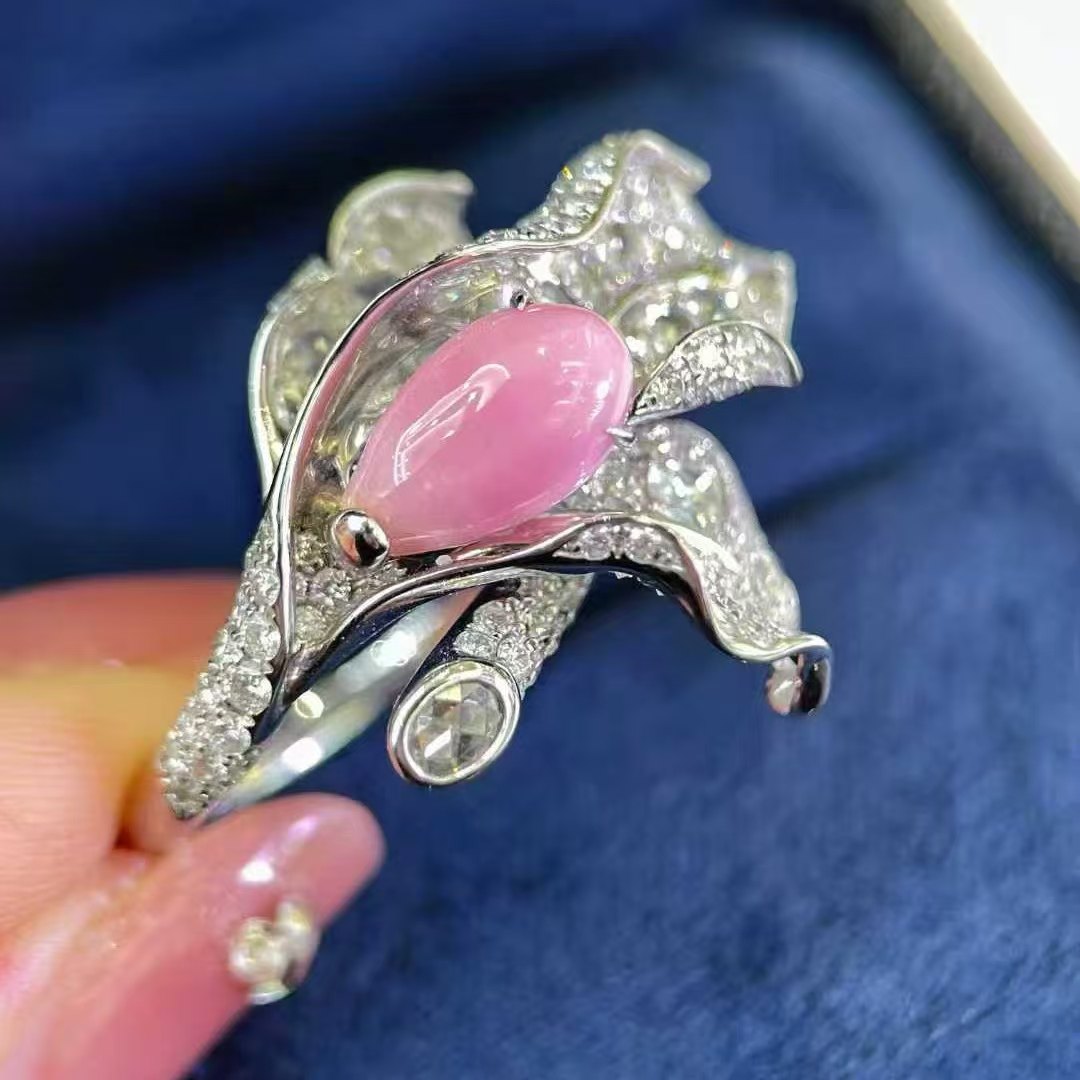 18K钻石镶嵌 天然海螺珠戒指主石2.9克拉 自然主义风格的花朵姿态,珠宝/钻石/翡翠,手饰,淘宝优惠券,粉丝福利购,淘宝优惠卷