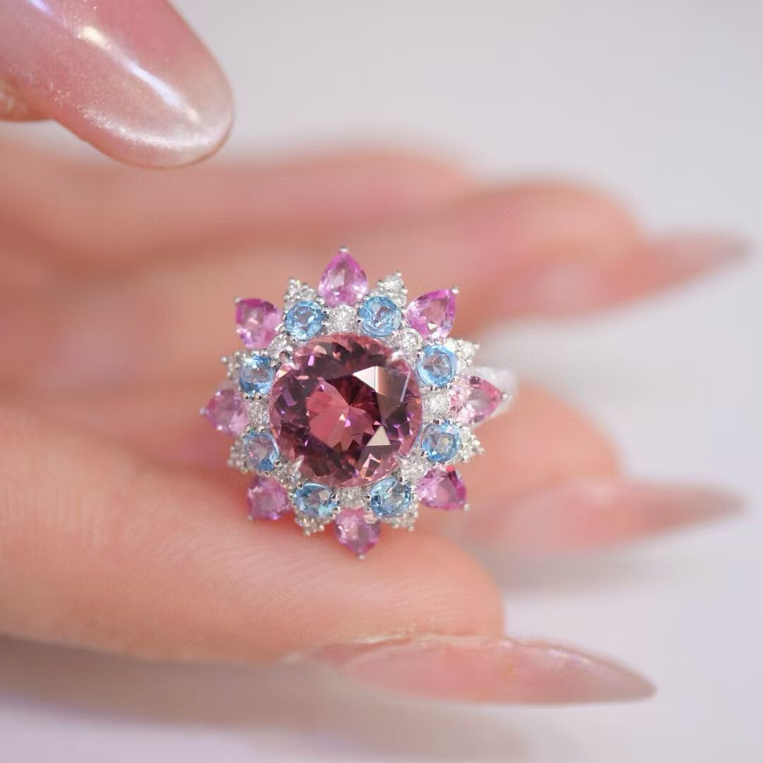 18K金钻石彩宝镶嵌 天然碧玺戒指 主石3.05克拉 色彩缤纷秘密花园