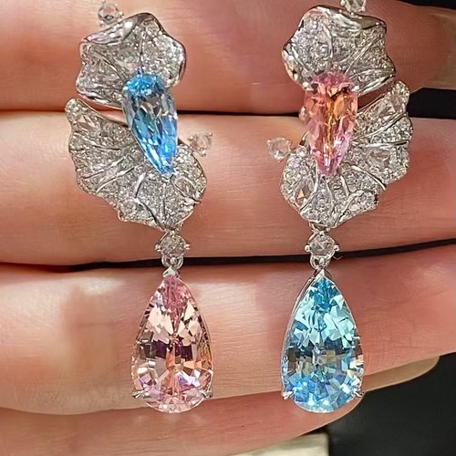 18K金钻石镶嵌摩根石&海蓝宝耳环 清新自然的气息 清凉感高贵气质