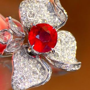 18K金钻石镶嵌 天然鸽血红宝石戒指 主石1.025克拉 莫桑比克产地