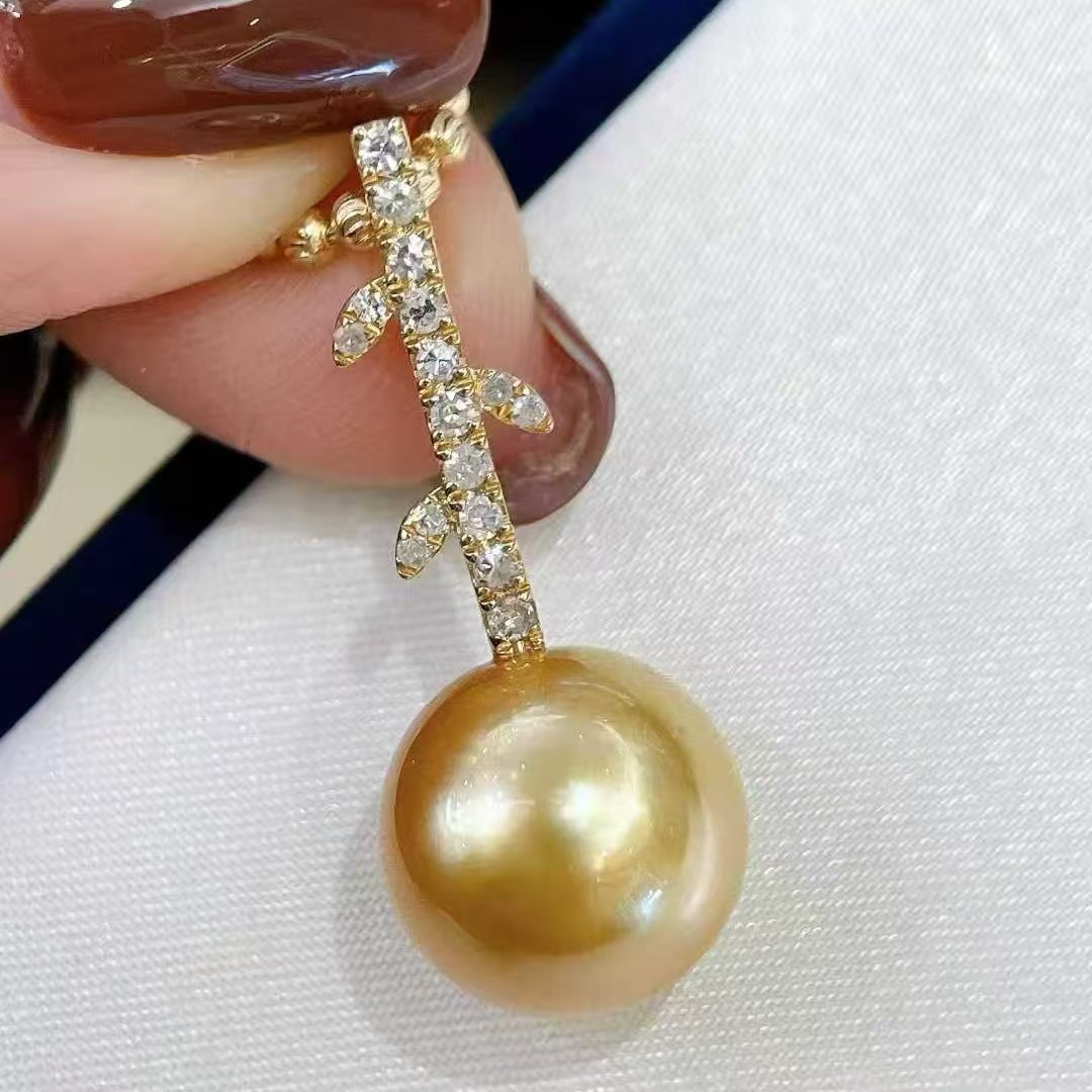 天然海水12.5mm南洋金珠吊坠 18k金钻石橄榄枝造型 正圆表皮细腻