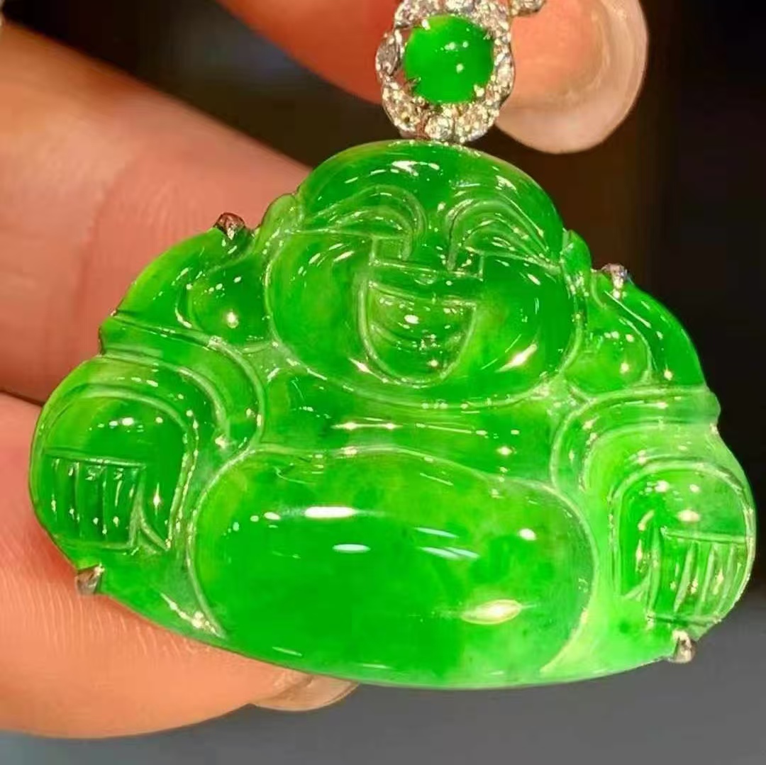 18K金钻石镶嵌 港工天然A货翡翠佛公吊坠 尺寸19.5*27mm 重3.53克