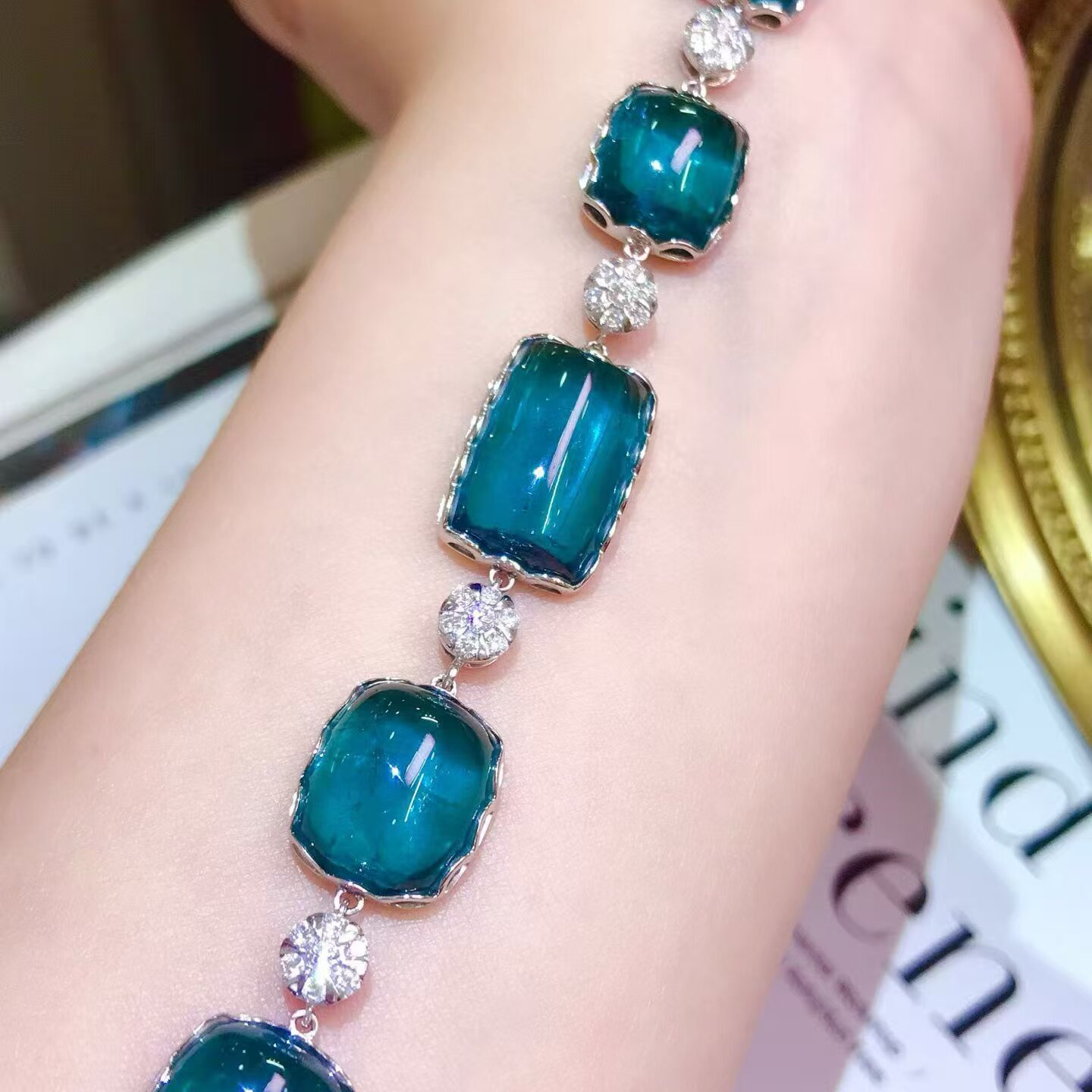 18K金钻石镶嵌天然蓝碧玺手链甄选糖塔切割 深邃迷人晶体通透莹润