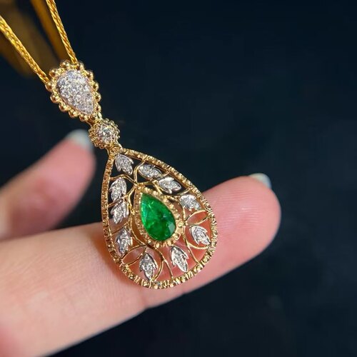 18K金钻石镶嵌 古典宫廷感潘杰希尔祖母绿吊坠 主石0.4克拉国际证