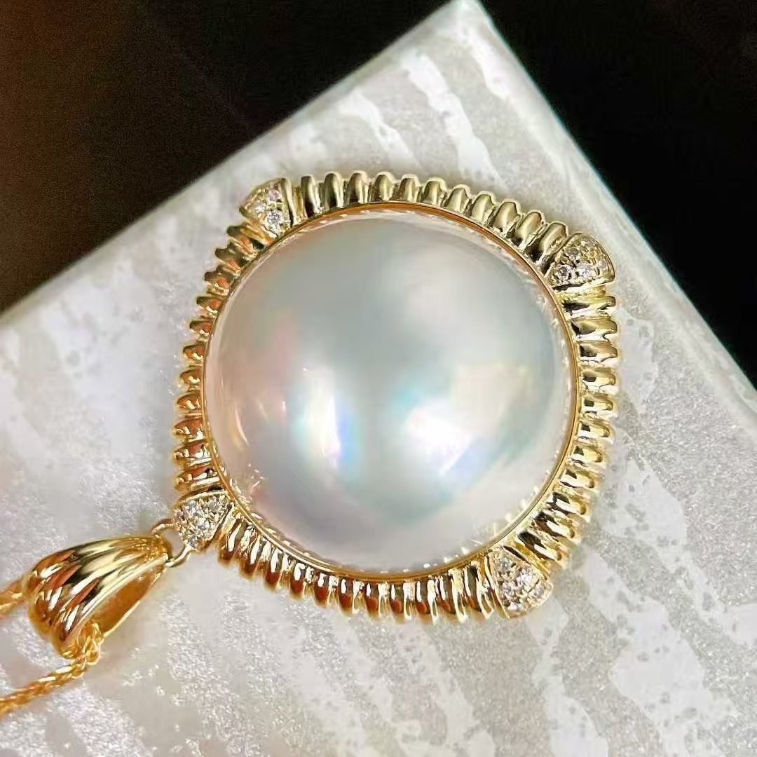 天然海水25mm奄美大岛海水马贝吊坠 18K厚金钻石镶嵌 精致大牌