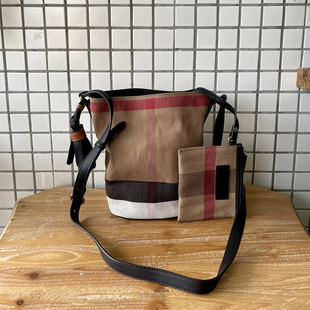黄麻拼皮水桶包流苏女包格子单肩斜挎条纹子母包休闲百搭流行时尚
