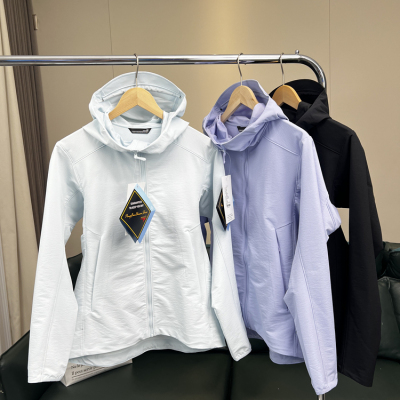 户外徒步登山！防风防泼水！春夏男女外贸高端薄款冲锋衣连帽外套