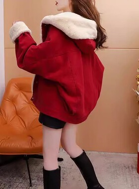 红色牛仔外套女冬季2025新款宽松加绒加厚夹克连帽派克棉服上衣女