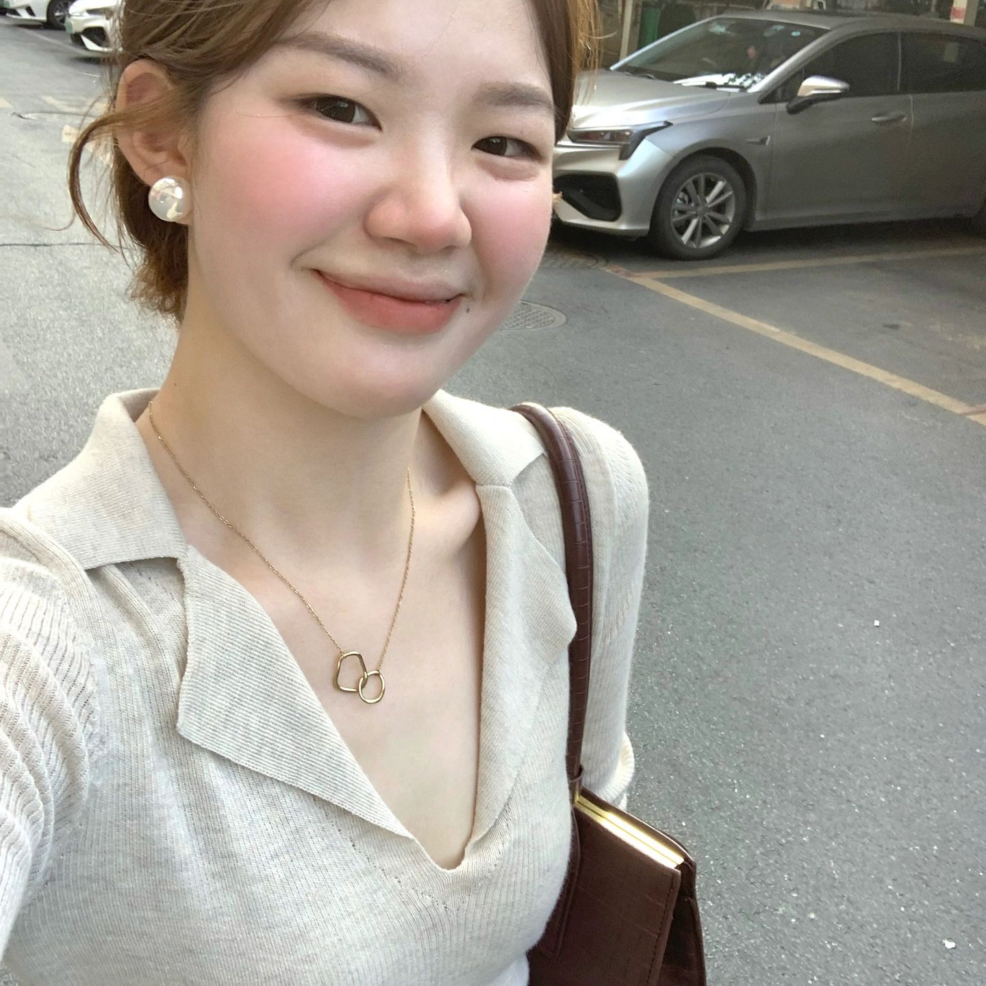 针织衫女春秋薄款2026新款修身显瘦设计感长袖毛衣打底衫内搭上衣