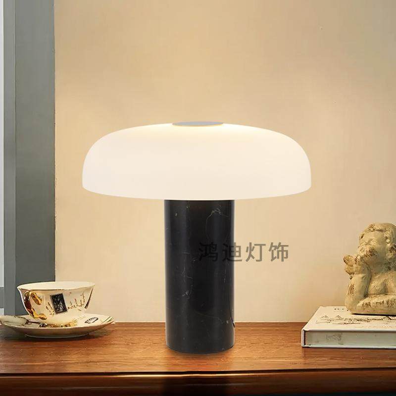 后现代简约床头柜台灯北欧轻奢设计师样板房客厅卧室玻璃装饰台灯