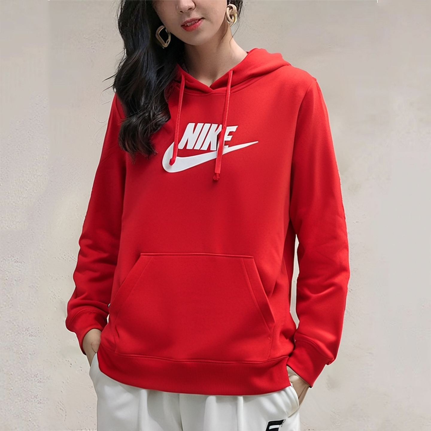 NIKE耐克卫衣秋季新款女款红色保暖连帽运动服宽松休闲套头衫上衣