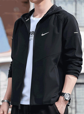 Nike耐克男外套防风服冲锋衣训练跑步休闲连帽梭织夹克外套DD4747