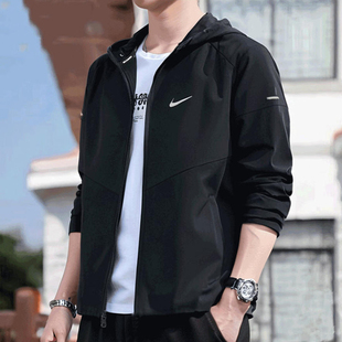 Nike耐克男外套防风服冲锋衣训练跑步休闲连帽梭织夹克外套DD4747