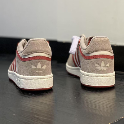 阿迪达斯三叶草男女鞋新款低帮复古休闲鞋篮球情侣美式板鞋JS3307