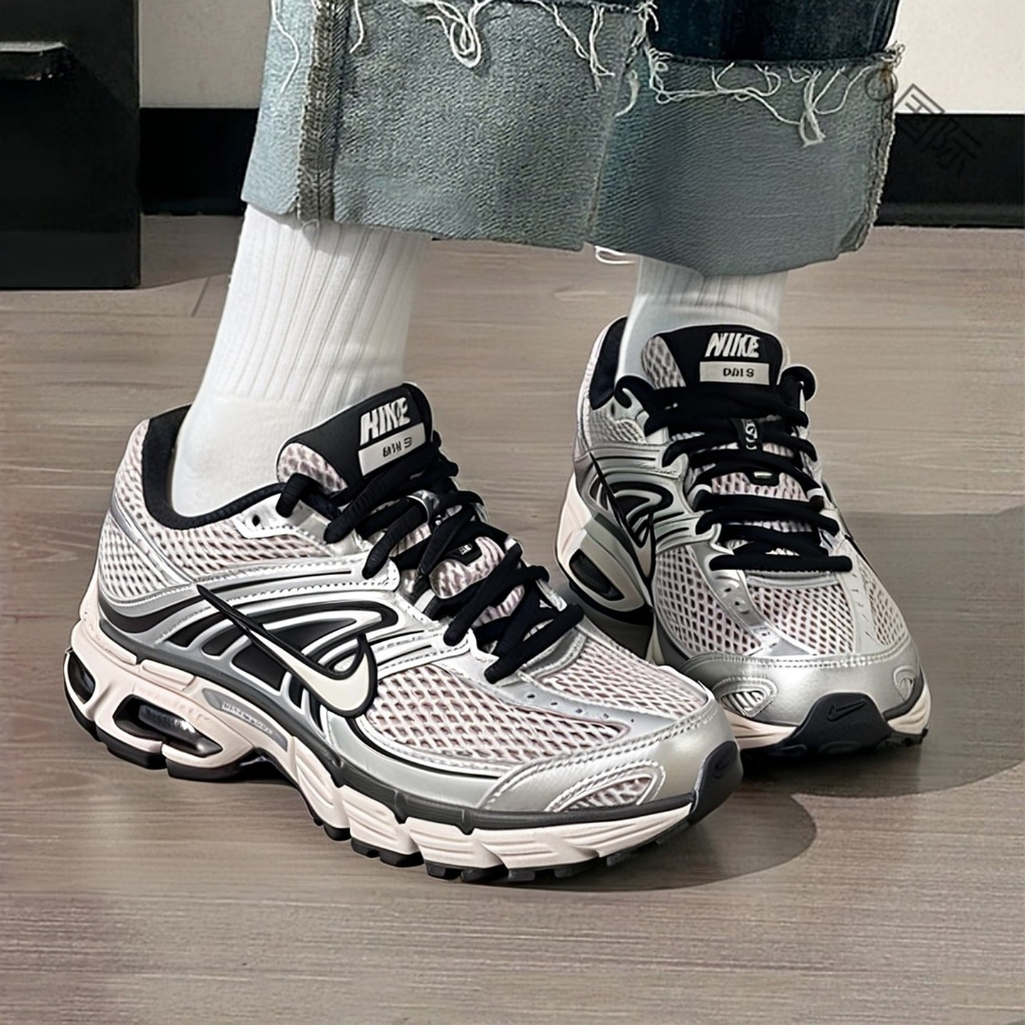 正品耐克鞋子NIKE AIR MAX MOTO 2K跑步鞋秋季新款运动鞋网面女鞋