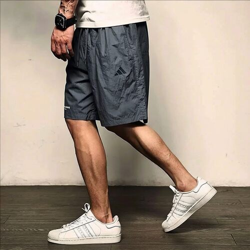 阿迪达斯灰色短裤男夏季美式薄款透气篮球休闲运动新款梭织五分裤