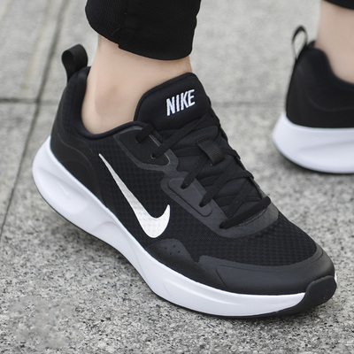 Nike耐克网面透气黑色跑步鞋
