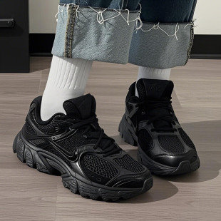 轻便老爹鞋 新款 RNR跑步鞋 子正品 纯黑色运动鞋 Nike 耐克鞋 女鞋