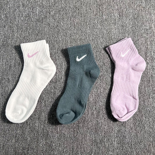 Nike耐克袜子春季新款中筒袜男女篮球运动袜速干短袜跑步袜SX7677 - 封面