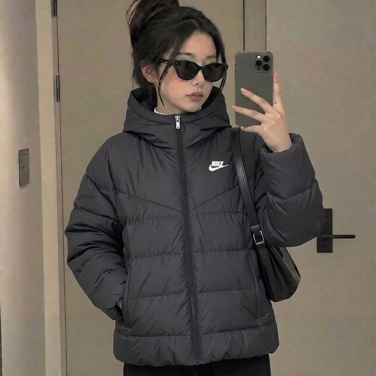 Nike耐克女子连帽羽绒服冬季新款防水夹克加厚保暖外套黑色运动装